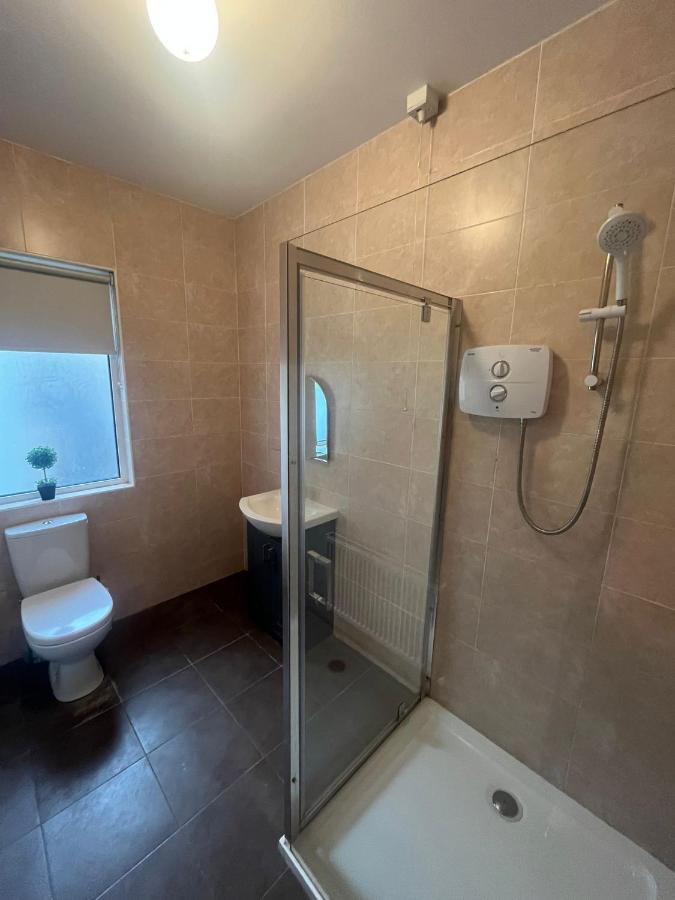 Yeats Lodge Self Catering Apartment And Bar Galway Esterno foto