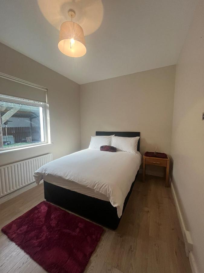 Yeats Lodge Self Catering Apartment And Bar Galway Esterno foto