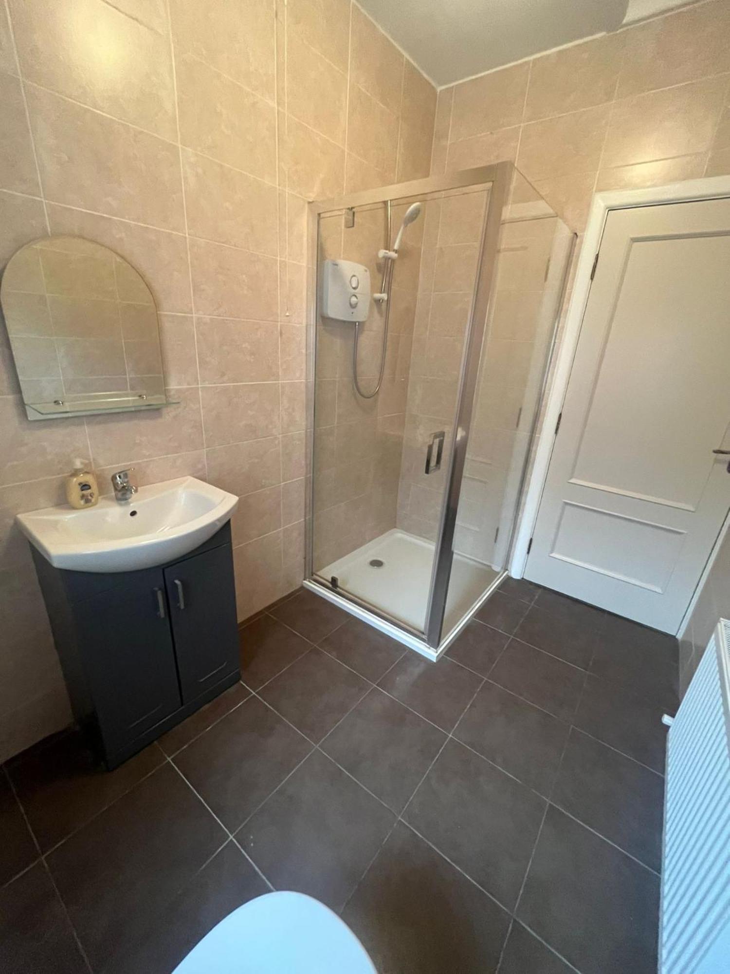 Yeats Lodge Self Catering Apartment And Bar Galway Esterno foto